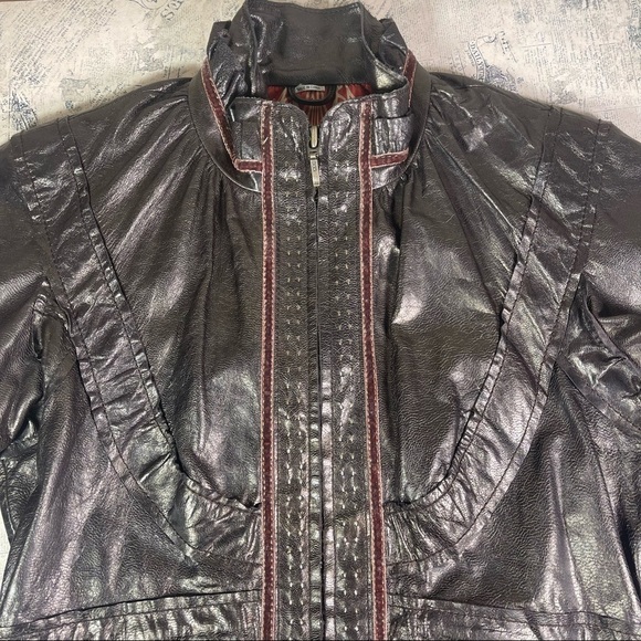 June leather jacket with velvet and stitches decorative details - Picture 2 of 12